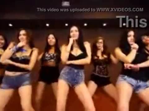 Psy gentleman by the vixens